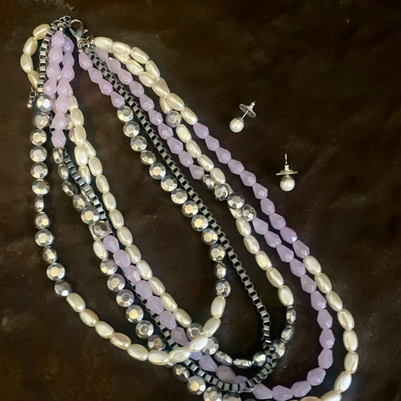 Elegant Multi-Color Beaded Necklace Set - Picture 4 of 9